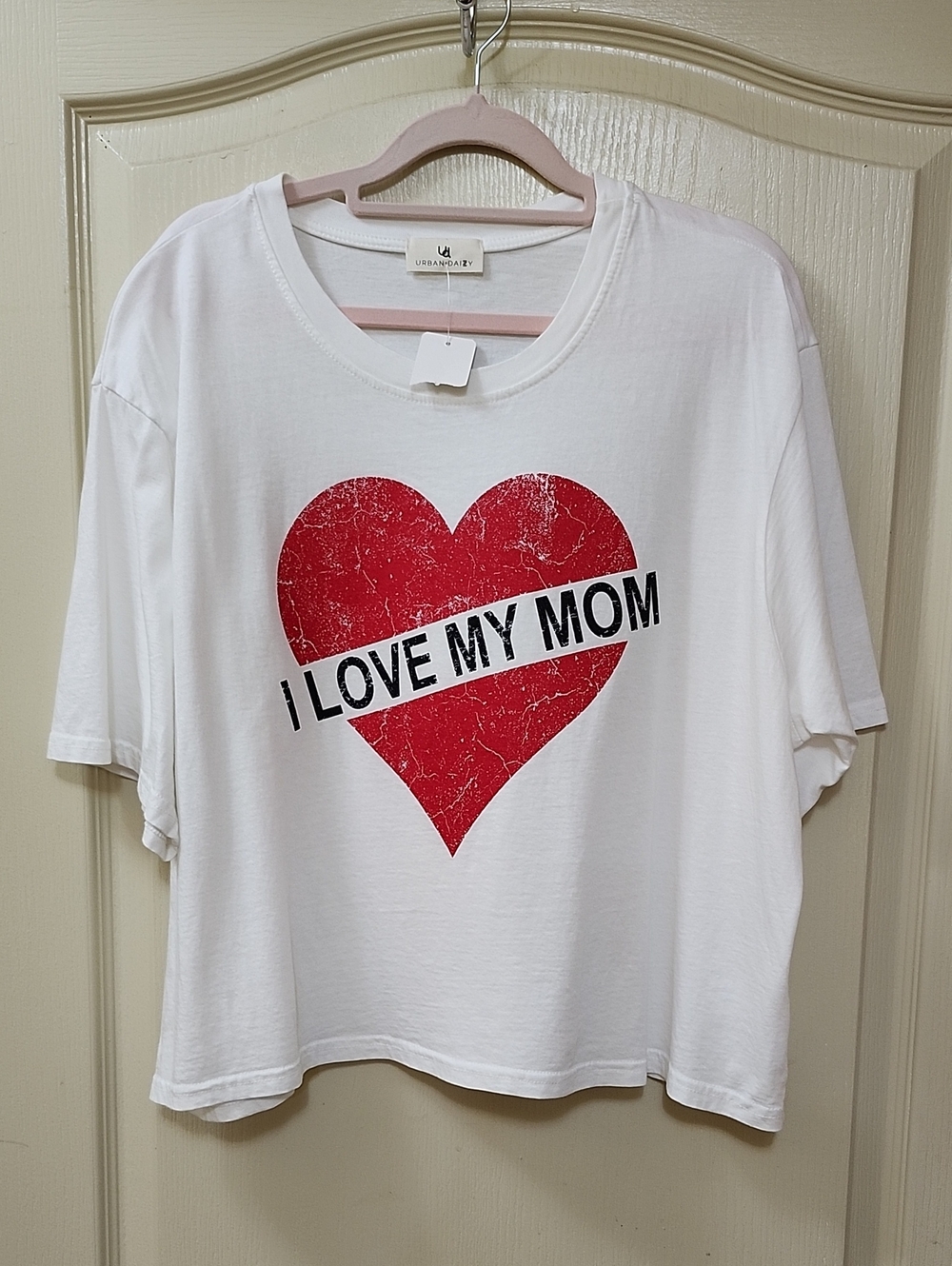 "I Love My Mom" Graphic Shirt